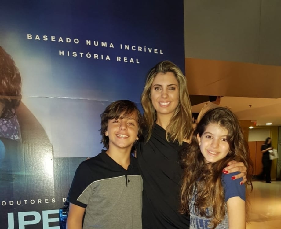 Famosos v&atilde;o a pr&eacute;-estreia no Rio