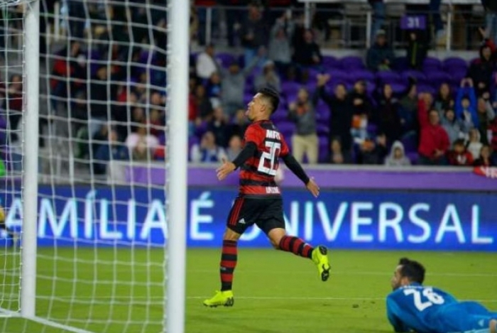 Uribe foi o destaque do Flamengo na partida