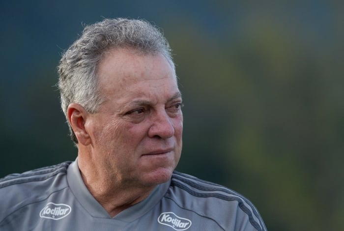O técnico Abel Braga está sob forte pressão para apresentar resultados