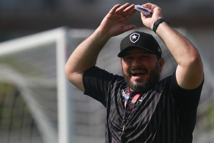 O técnico Eduardo Barroca diz que o Botafogo se preparou bem para a estreia