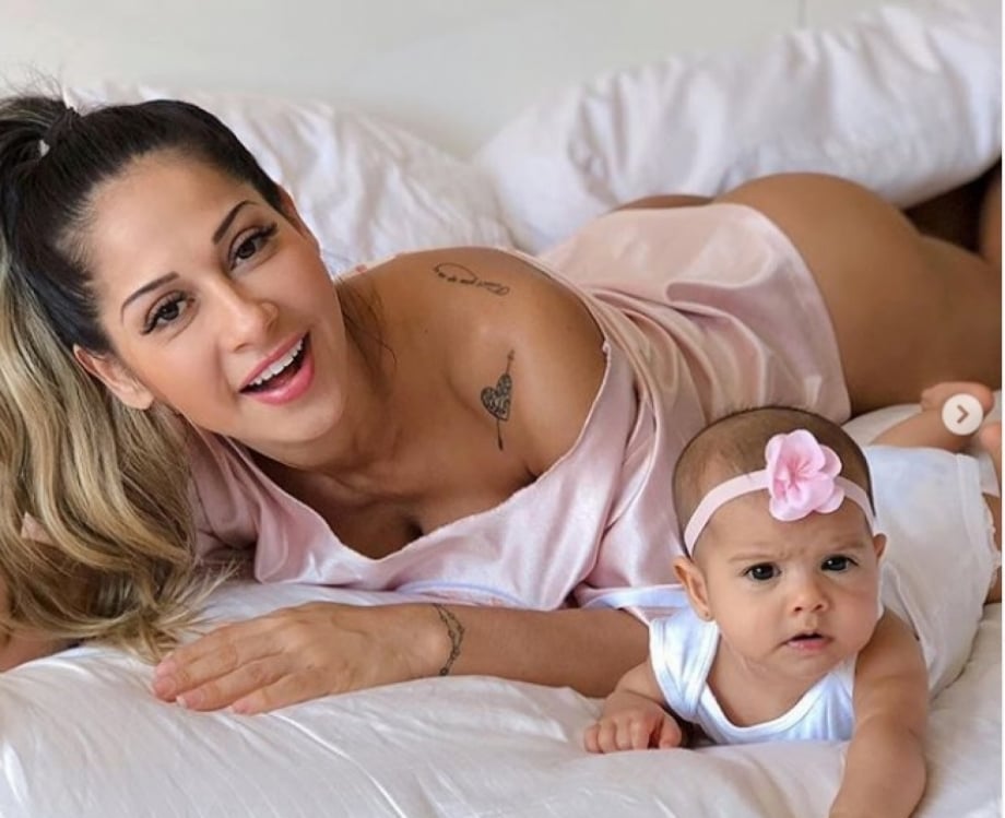 Mayra Cardi e a filha Sophia