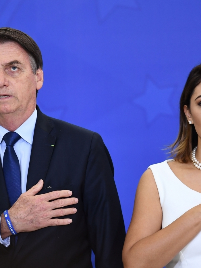 Michelle ao lado de Jair Bolsonaro