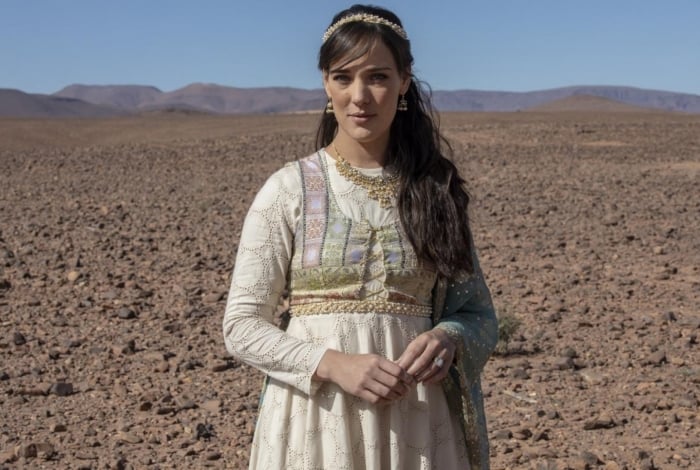 Aisha (Adriana Birolli), em 