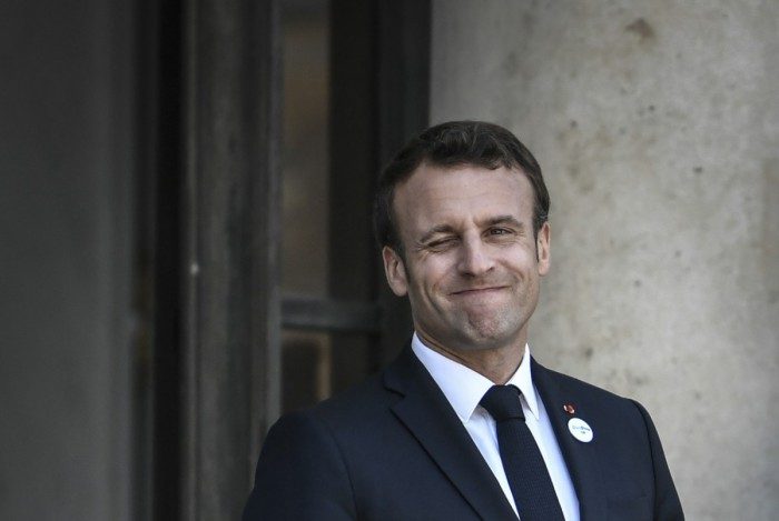 Presidente francês, Emmanuel Macron foi submetido ao teste PCR quando surgiram os primeiros sintomas