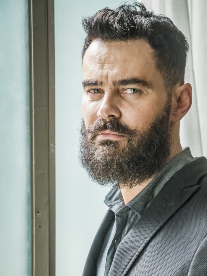 Carmo Dalla Vecchia interpreta Paul em 'Órfãos da Terra' 