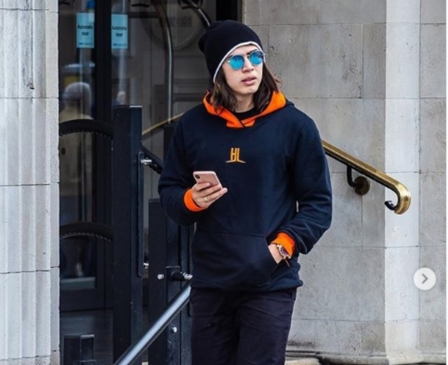 Whindersson Nunes paga dívida de fã com agiota