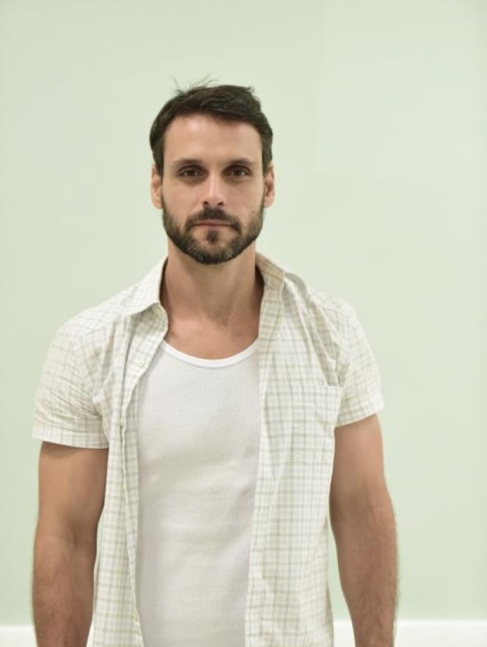 Antonio (Felipe Cunha), em 'Topíssima'