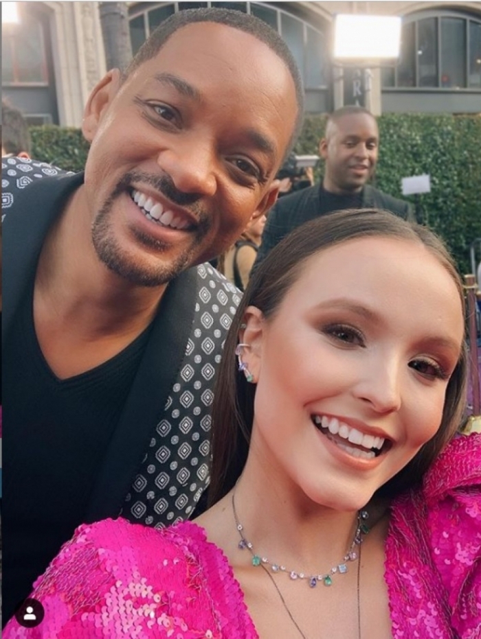 Larissa Manoela faz selfie com Will Smith