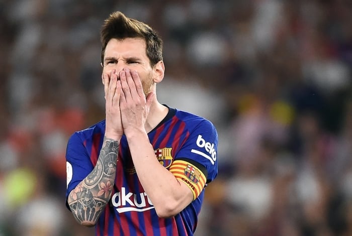 Messi decepcionado após perder a decisão da Copa do Rei