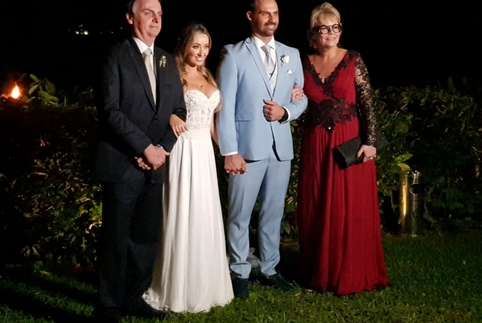 Eduardo Bolsonaro e Heloísa Wolf se casaram na Casa Santa Teresa, Centro do Rio, na tarde de sábado