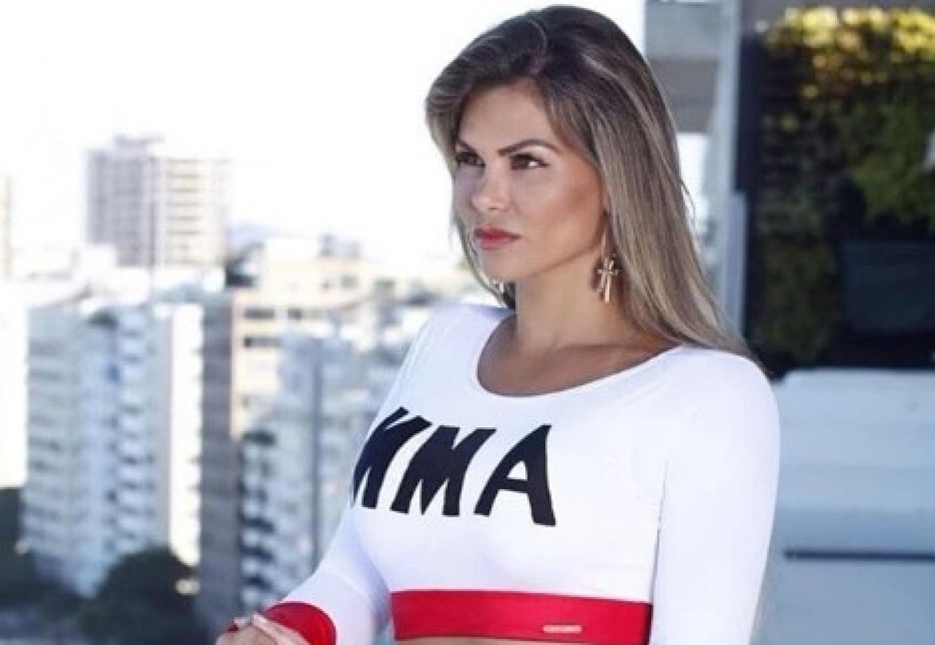 Ring girl vira lutadora profissional com apenas dois anos de treinos e
