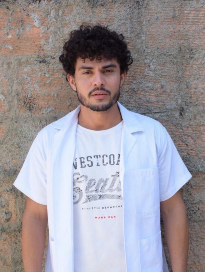Caio (Ivan Rios), em 'Topíssima'