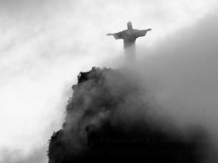 Mau tempo faz celebração pelos 90 anos do Cristo Redentor passar para catedral no Centro