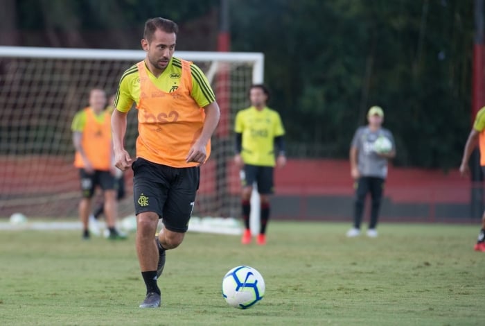 Everton Ribeiro é uma garantia de munição para o ataque rubro-negro, com Bruno Henrique e Gabigol