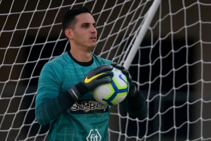 Gatito Fernández quer permanecer mais tempo no Botafogo