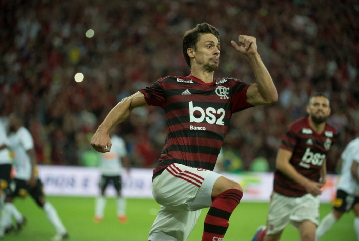 O zagueiro Rodrigo Caio marcou dois gols, mas só valeu um