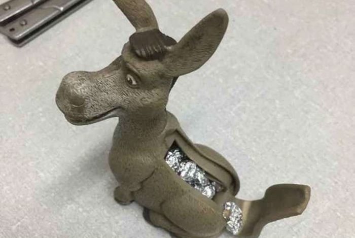 Minuatura usada para esconder pedras de crack 