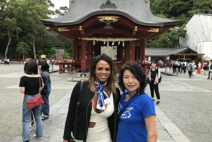 Rainha de bateria da Portela promove workshops de samba no Japão