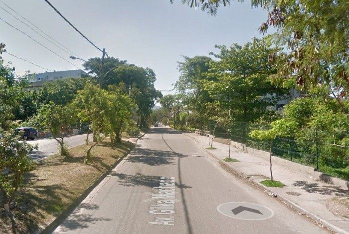 Avenida Gilka Machado, no Recreio, onde PM levou pedrada e deu tiro em ladrão