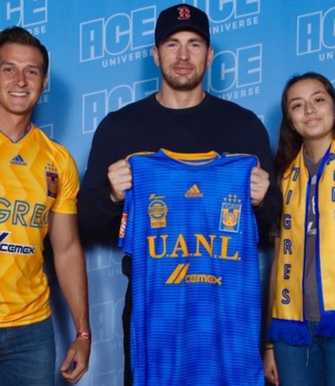 Augustin Alanis e Chris Evans, o Capitão América no cinema