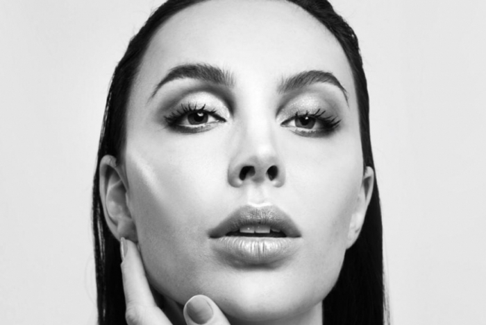 Influenciadora Pamella Ferrari esbanja sensualidade após gravidez