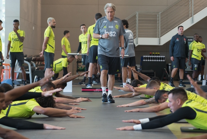 Chegada de Jorge Jesus, no lugar de 
Abel Braga, pôs o Rubro-Negro no caminho da vitória