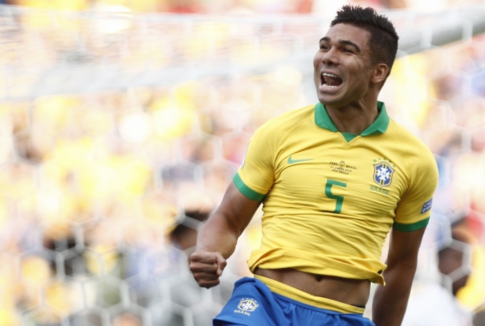 Brazil's Casemiro celebrates after scoring against Peru during their Copa America football tournament group match at the Corinthians Arena in Sao Paulo, Brazil, on June 22, 2019. (Photo by Miguel SCHINCARIOL / AFP)
