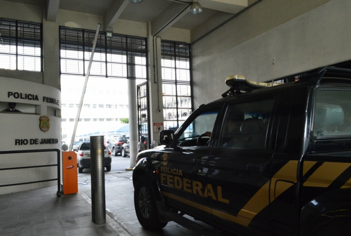 Agentes da PF prendem procurador do estado Renan Saad em nova etapa da Lava Jato no Rio