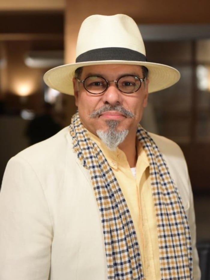 Carlos (Mauricio Mattar), em 'Topíssima'