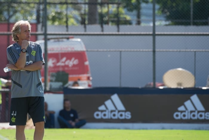 Jesus está há 3 meses no Flamengo, onde vive a rotina casa-trabalho