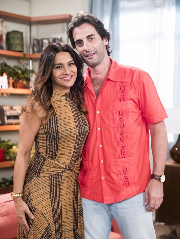 Janaína (Dira Paes) e Raimundo (Flávio Tolezani), em 'Verão 90'
