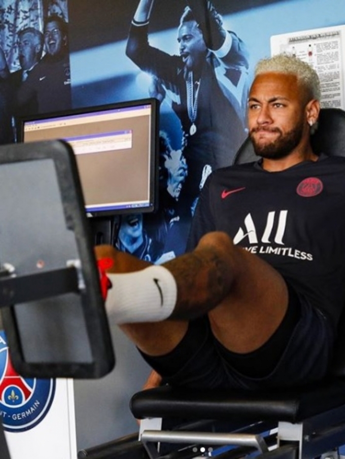 O brasileiro Neymar se reapresentou ao PSG