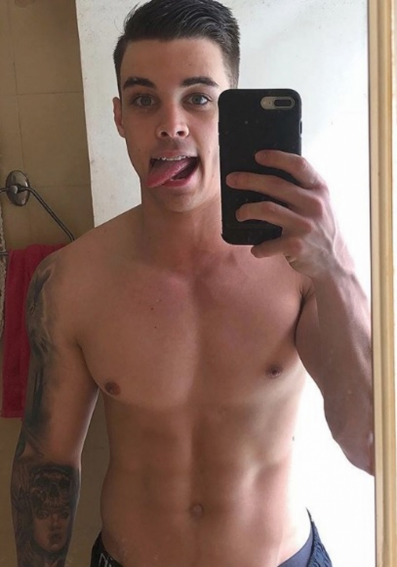 César Soares, o loiro que arrasa corações das gamers