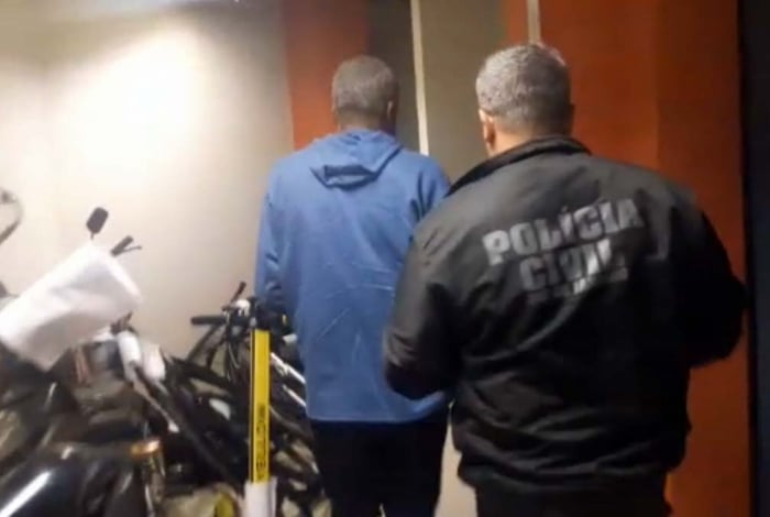 Professor foi preso na manhã desta sexta-feira