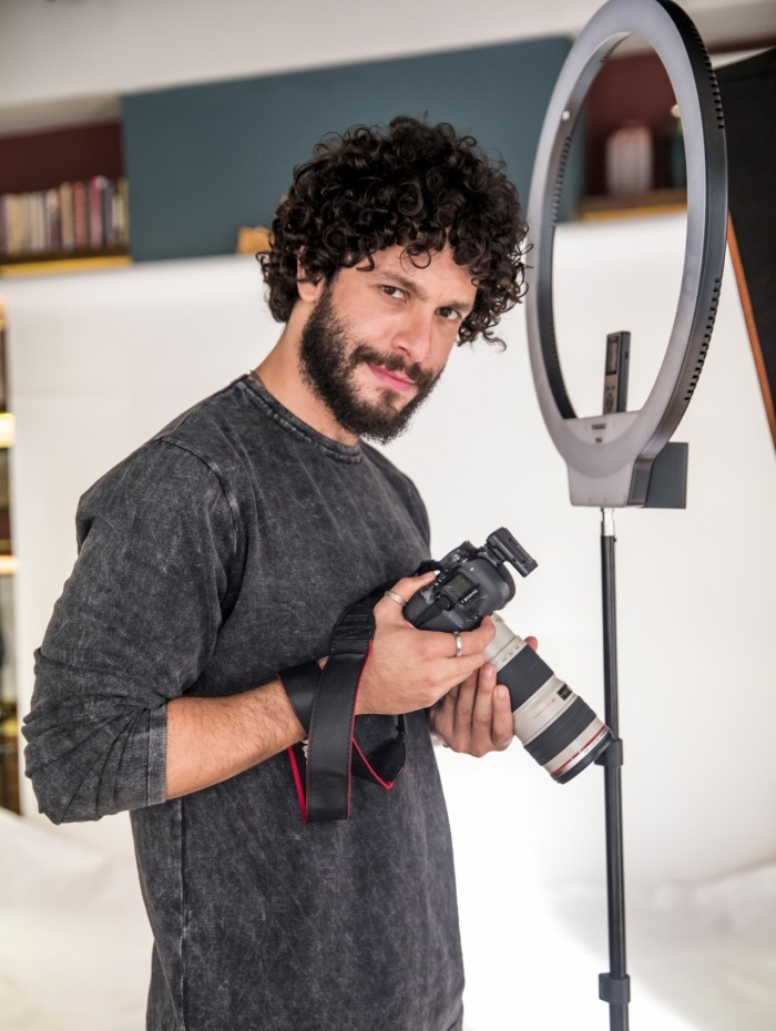 Téo (Rainer Cadete), em 'A Dona do Pedaço'