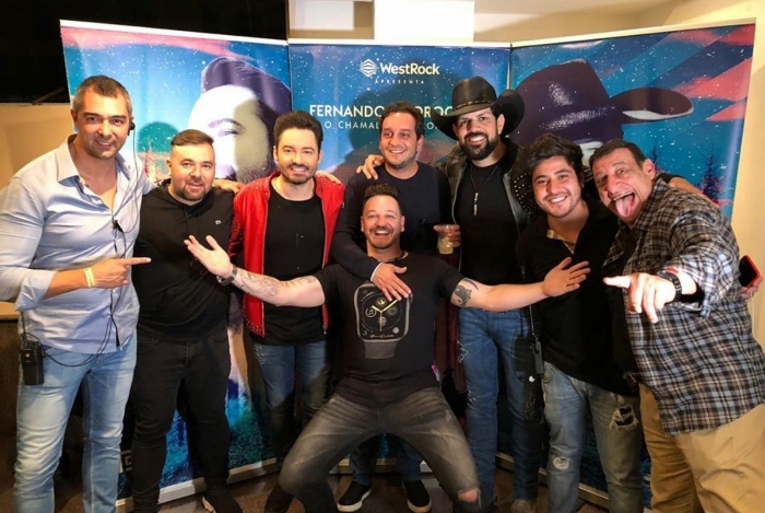 Paulinho Libonati, da Libonati Eventos, comemora aniversário com Fernando & Sorocaba e convidados