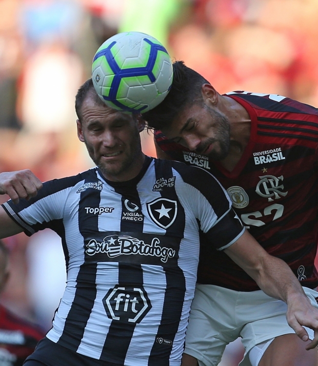 Flamengo e Botafogo fizeram um clássico movimentado no Maracanã