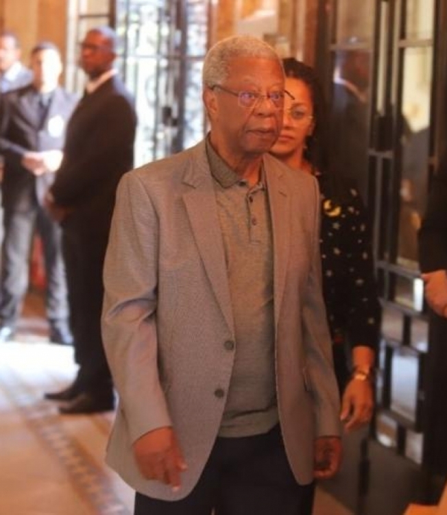 Ator Milton Gonçalves no velório da atriz Ruth de Souza, realizado no Theatro Municipal do Rio de Janeiro