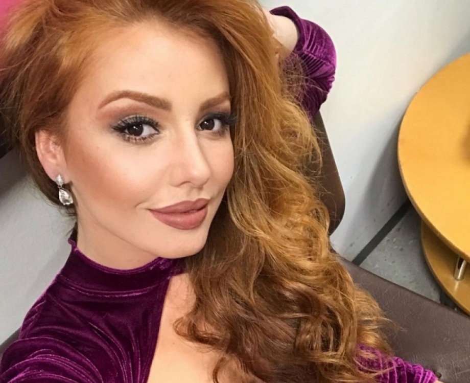 Larissa Parison nos bastidores do SBT