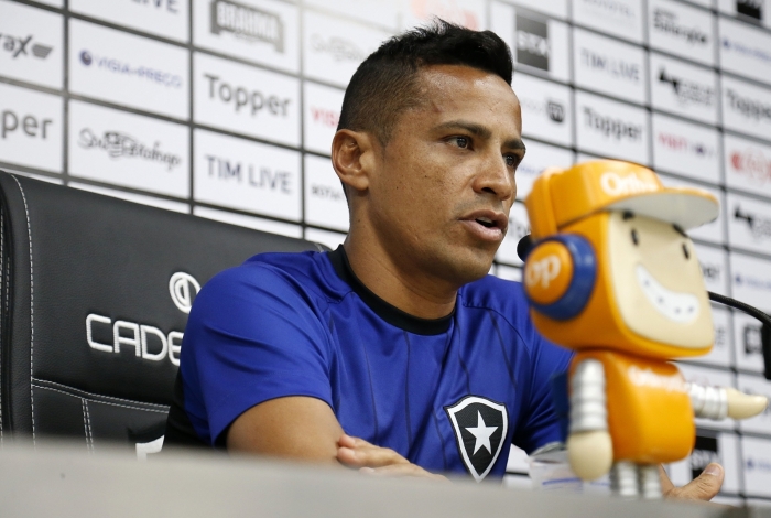 Cicero pede que a reação do Botafogo no Brasileiro seja rápida