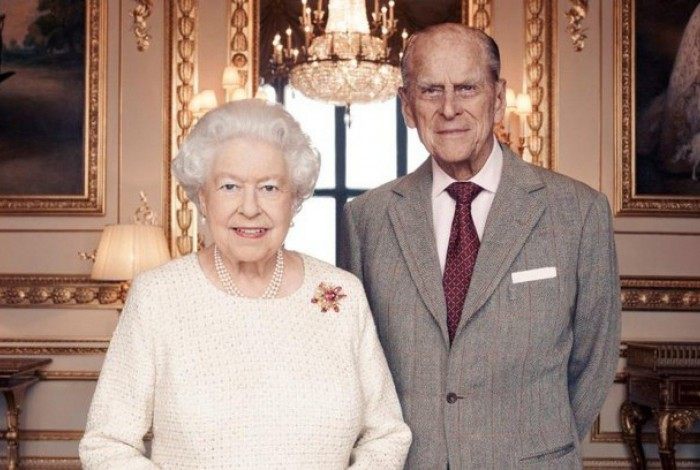 Rainha Elizabeth II e Príncipe Philip, seu marido
