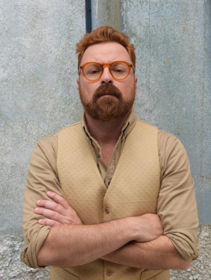 Taylor (Emilio Orciollo Netto), em 'Topíssima'