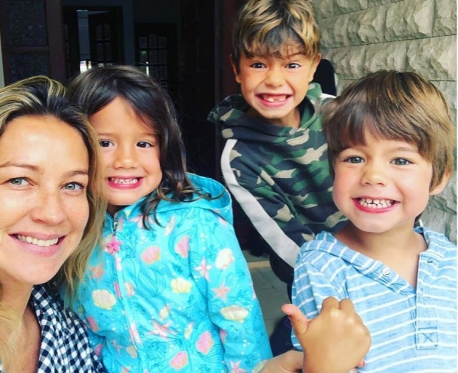 Luana Piovani posa com os filhos