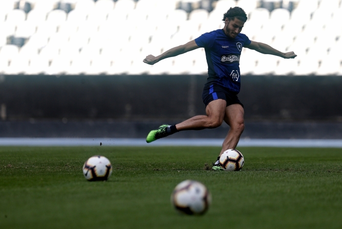 Marcinho atravessa bom momento com a camisa do Botafogo
