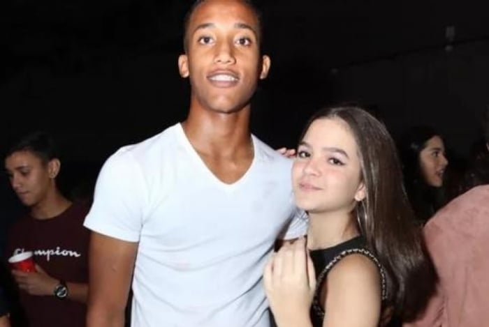 Mel Maia vai ao show do Nego do Borel acompanhada de João Pedro Junqueira de Jesus, jogador do Fluminense
