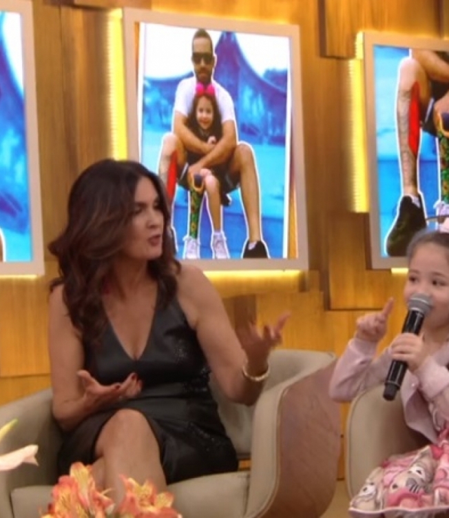 Pai faz tatuagem em forma de prótese para homenagear a filha