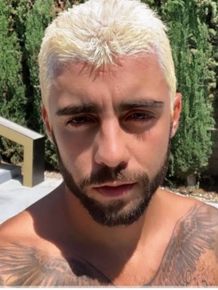 Pedro Scooby surge com os fios platinados