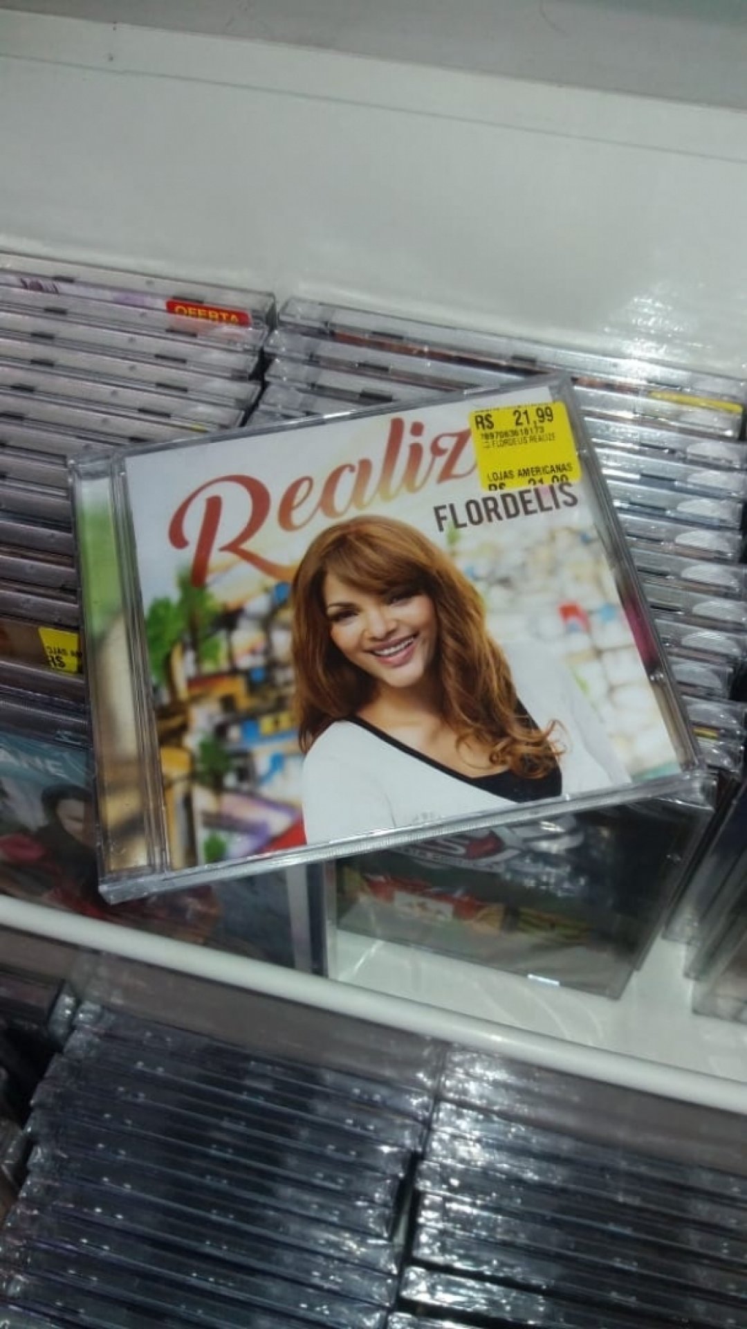 Preços dos CDs de Flordelis despencam