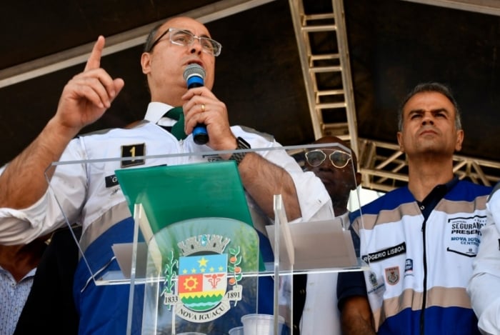 O governador Wilson Witzel ameaçou investigar se as 1500 cartas da Maré entregues à Justiça, como as que têm os dois desenhos acima, foram feitas por traficantes ou por crianças