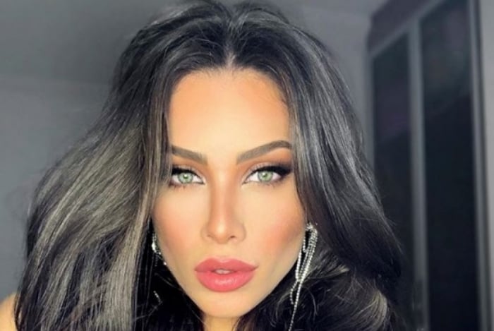 Flávia Pavanelli e Caio Cesar, que faz dupla com o irmão gêmeo Breno, estão tendo um affair